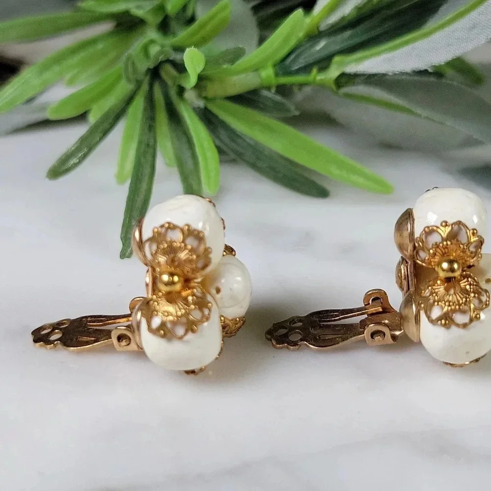 Vintage Clip On Earrings Bead Filligree End Caps Cream Gold-tone Estate …